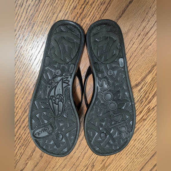 Like New Flip Flops, Size 7 - Picture 9 of 9